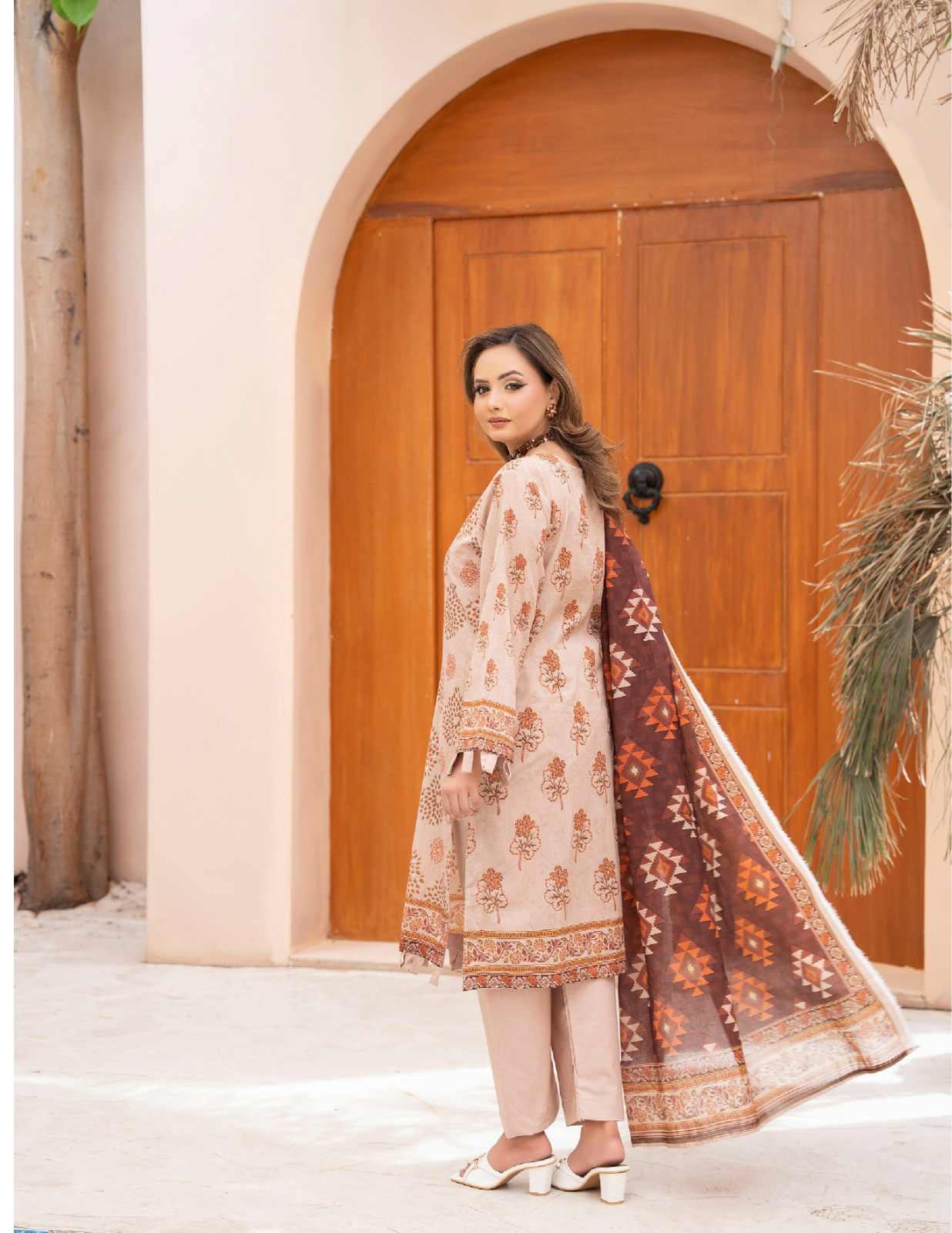 Luxury 3 Pc Digital Printed Lawn Suit – Premium Branded Summer Wear